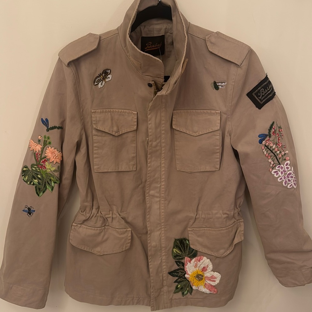 Barbed field jacket size medium made in Italy tan embroidered gorg!
